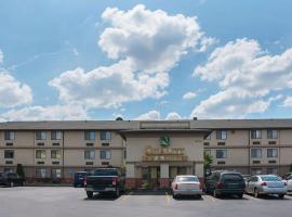 Quality Inn & Suites Detroit Metro Airport, viešbutis , netoliese – Detroit Metro oro uostas - DTW