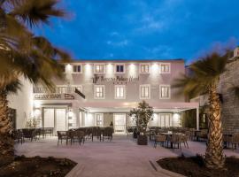 Torretta Palace Hotel, hotell i Turanj