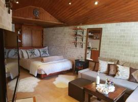 Czarina Cabin הבקתה הקיסרית והדירה הקיסרית czarina apartment, hotel di Caesarea