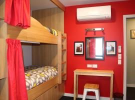 Adventure Q2 Hostel, hotel in Queenstown