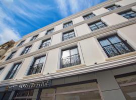 Hotel Paris Prestige، فندق في إزمير