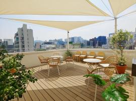 Tong Tong Petit Hotel, hotel em Seul