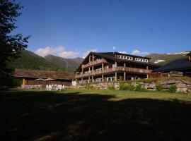 Blåtind Boutique Hotel, hotel u gradu Stordal