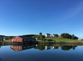 SAGA, badehotell med sauna og badebrygge - Inderøy, khách sạn ở Straumen