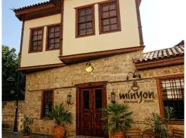 Minyon Hotel