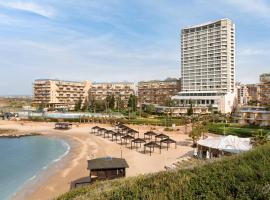 Ramada Resort Hadera Beach, hotel di H̱adera