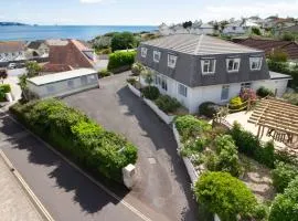 Three Beaches Holiday Apartments - close to Goodrington beach in Paignton