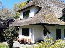 Darßer Strandgut - Haus Butzek, hotel i Ahrenshoop