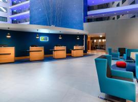 Holiday Inn Express - London Heathrow T4, an IHG Hotel, hotelli kohteessa Hillingdon