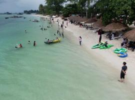 Madu Tiga Beach and Resort, resort en Tanjung Pinang