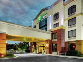 Holiday Inn Express Richmond Airport, an IHG Hotel, viešbutis , netoliese – Ričmondo tarptautinis oro uostas - RIC