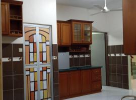 Muslim Homestay Ustaz 2, hotelli kohteessa Taiping