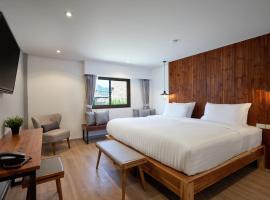 P2 Wood Loft, hotel sa Phi Phi Island