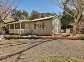 Tranquil Sedona Gem with Patio, Grill and Mtn Views, hotel en Sedona