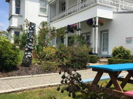 Tripinn Motel & Share Accommodation, hostel in Westport