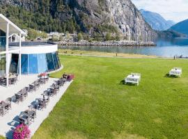 Valldal Fjordhotell - by Classic Norway Hotels, hotel u gradu Valdal