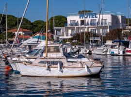 Hôtel La Reine Jane, hotel  v blízkosti letiska Toulon - Hyeres Airport - TLN