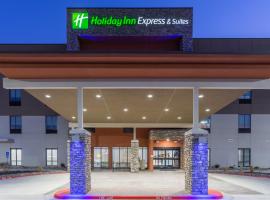 Holiday Inn Express & Suites Kearney, an IHG Hotel, מלון בKearney