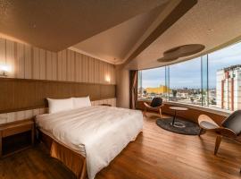 Fish Hotel-Pingtung, hotel sa Pingtung City