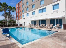 Holiday Inn Express Hotel & Suites Fort Lauderdale Airport/Cruise Port, an IHG Hotel, отель рядом с аэропортом Международный аэропорт Форт-Лодердейл/Холливуд - FLL 