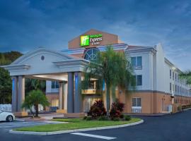 Holiday Inn Express & Suites Tavares, an IHG Hotel, hotelli kohteessa Tavares