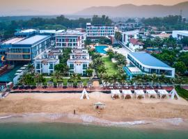 Saint Tropez Beach Hotel, hotel sa Chao Lao Beach