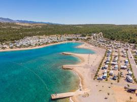 Mobile Homes Camping Omišalj, hotel de luxo em Omišalj