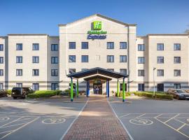 Holiday Inn Express Poole, an IHG Hotel، فندق في بول