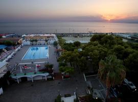 Hotel Santa Caterina Village Club, hotel i Scalea