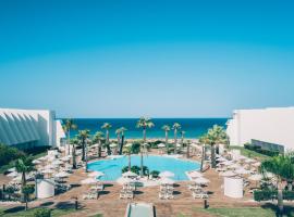 Iberostar Waves Royal Andalus, hotel in Chiclana de la Frontera