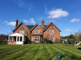 Church Farm Accommodation, romantic hotel in Bickenhill