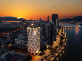 HAIAN Riverfront Hotel Da Nang, hotel en Da Nang