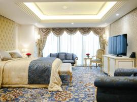 Crowne Plaza Kuwait Al Thuraya City, an IHG Hotel – hotel w Kuwejcie