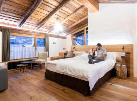 Curt di Clement Eco Mobility Hotel, hotel sa Tirano