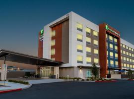 Holiday Inn Express & Suites - Las Vegas - E Tropicana, an IHG Hotel, hotel em Las Vegas