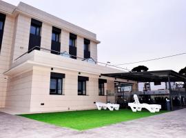 6 Bis HOTEL, hotel Castelldefelsben