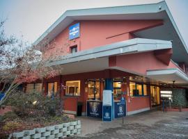 Blue Relais Maggiore, hotel in Castelletto sopra Ticino