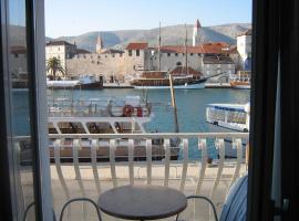 Villa Tudor, hotel sa Trogir