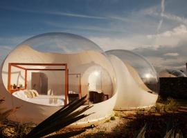 Green Land Bubble Glamping By Mint, kamp sa luksuznim šatorima u gradu Kabarete