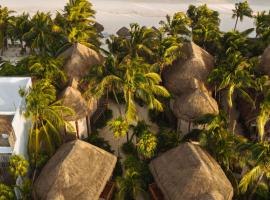 Encantada Tulum, hotell i Zona Hotelera, Tulum