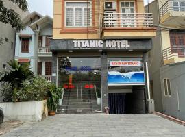 TITANIC HOTEL，河內內排國際機場 - HAN附近的飯店