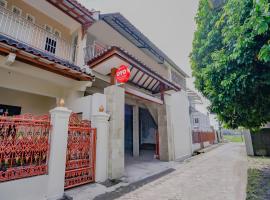 Super OYO 90210 Kenari House Syariah, hotel poblíž Letiště Adisucipto - JOG, Yogyakarta