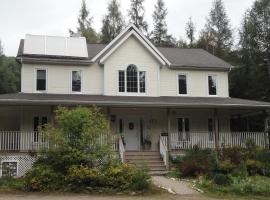 Gîte Crystal Inn, hotel in Mont-Tremblant