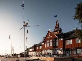 Sandhamn Seglarhotell, hotel di Sandhamn