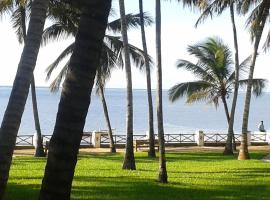 Plaza Beach Hotel, hotel u gradu Bamburi