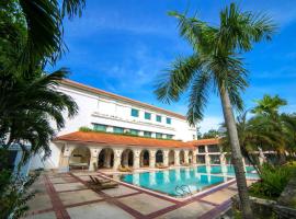 Waterfront Airport Hotel and Casino – hotel w mieście Mactan