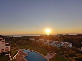 V. Lona: beautiful duplex with a stunning seaview, hotel v destinácii Es Mercadal