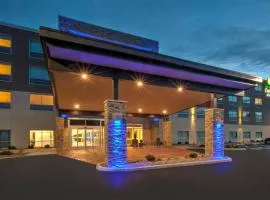 Holiday Inn Express & Suites - Milan - Sandusky Area, an IHG Hotel