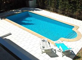 Villa with pool, 200m from beach, ξενοδοχείο στην Κάλα Μπλάνκα