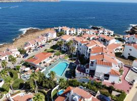 Apartamentos El Bergantin Menorca Club – hotel w mieście Fornells